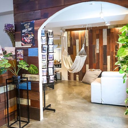 Qilombo Hostel Silom - Hq Банкок Екстериор снимка