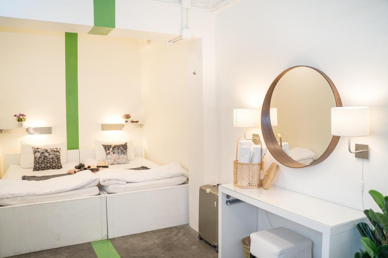 Qilombo Hostel Silom - Hq Банкок Екстериор снимка