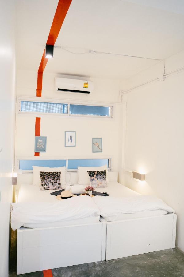 Qilombo Hostel Silom - Hq Банкок Екстериор снимка
