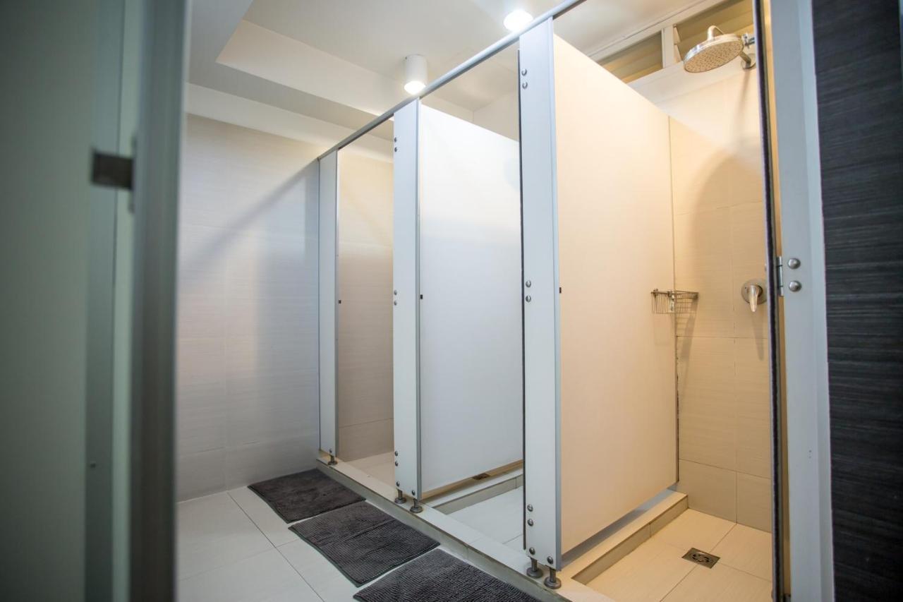 Qilombo Hostel Silom - Hq Банкок Екстериор снимка