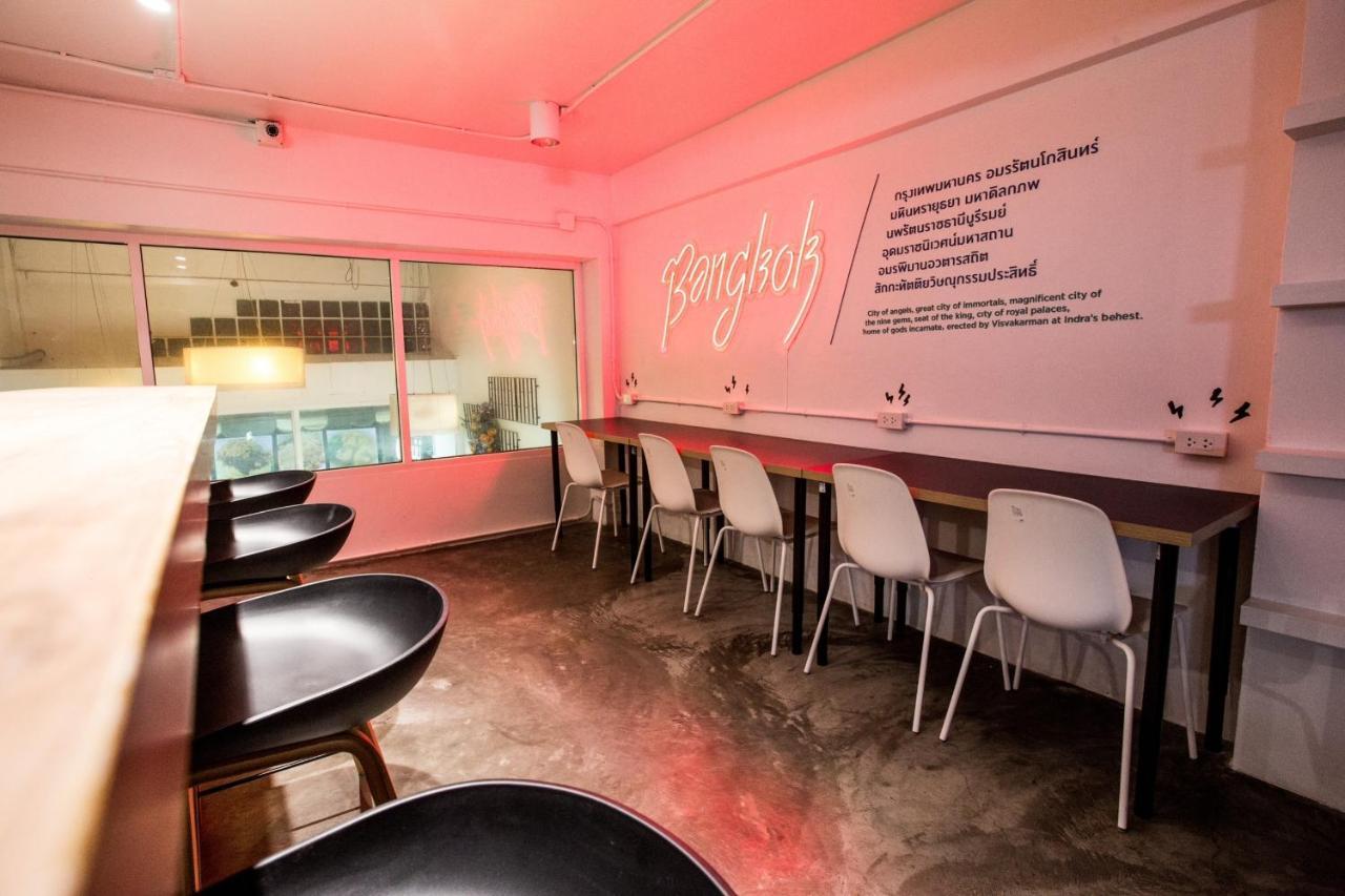Qilombo Hostel Silom - Hq Банкок Екстериор снимка